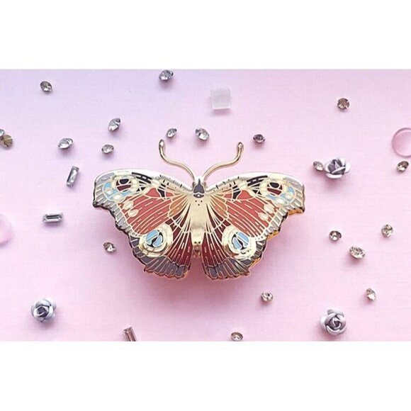 European Peacock Butterfly Enamel Pin - Gold Plated Nature Jewelry & Brooch - Picture 8 of 9